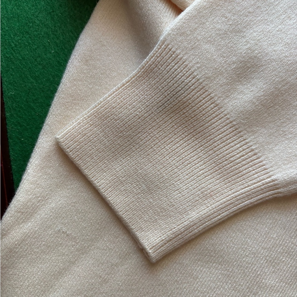 Cream cherry 🍒 sweater - Picture 9 of 11